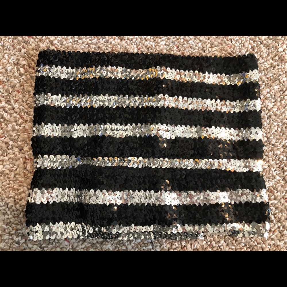 Black 🖤 & Silver Strapless Crop Top (never worn)